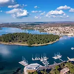 Hébergement de vacances Oasis Mit Beheiztem Pool- 700 M Vom Entfernt By Interhome Ližnjan