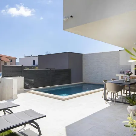 בית נופש Oasis Mit Beheiztem Pool- 700 M Vom E By Interhome *