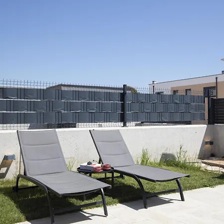 Oasis Mit Beheiztem Pool- 700 M Vom E By Interhome בית נופש